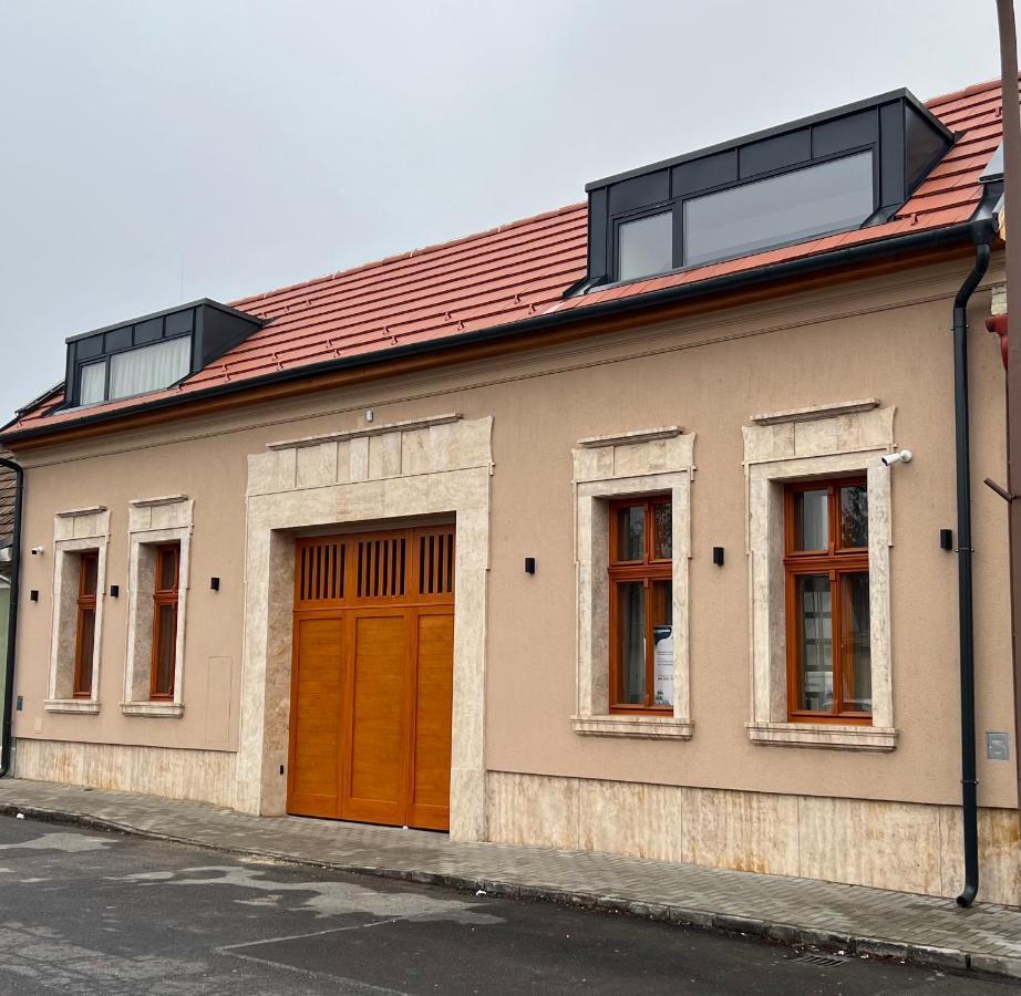 H11 Rooms Esztergom Extérieur photo