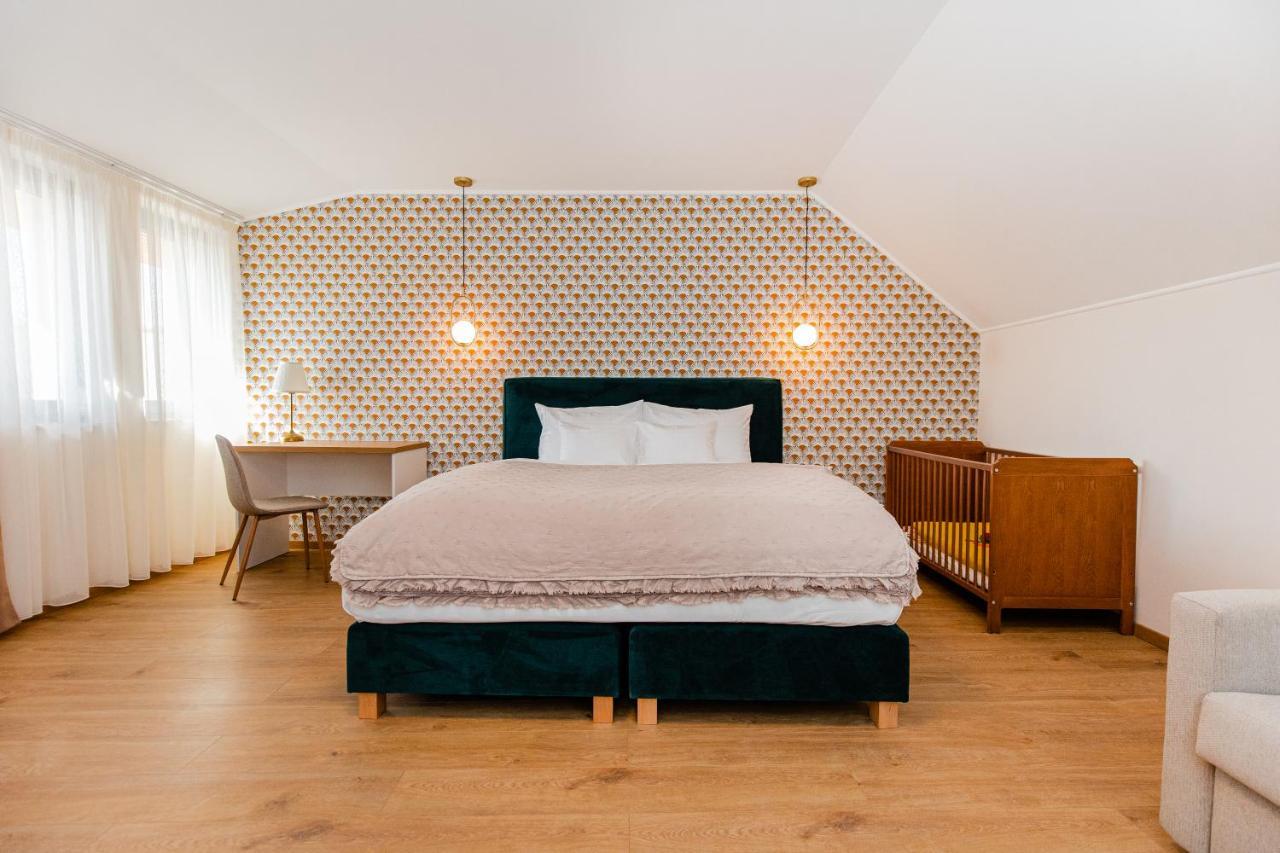 H11 Rooms Esztergom Extérieur photo